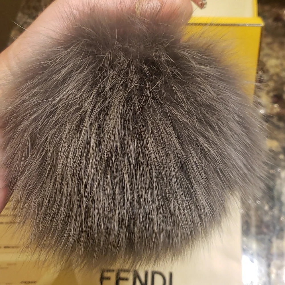 Fendi charm pom pom - Picture 4 of 12